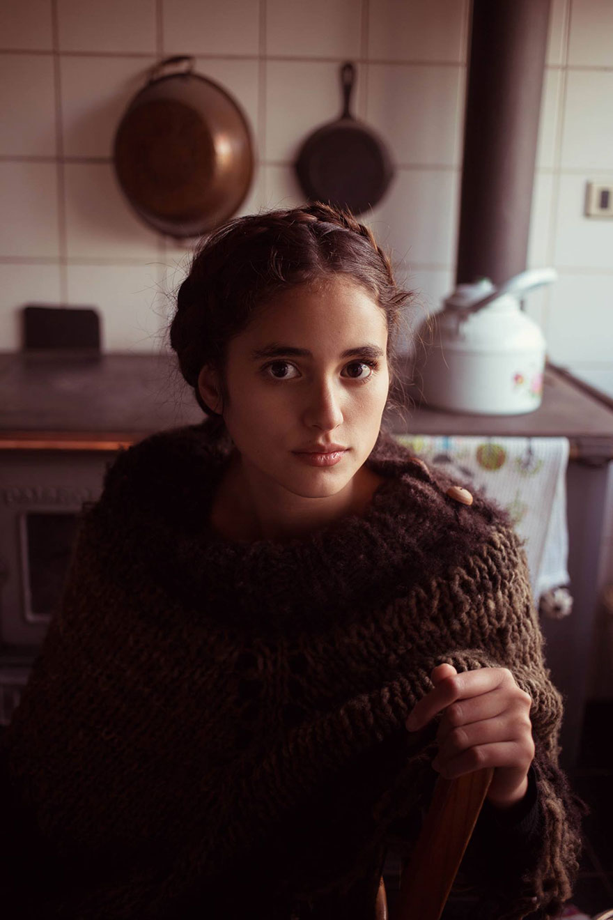 different-countries-women-portrait-photography-michaela-noroc-14-El-Paico-Chile