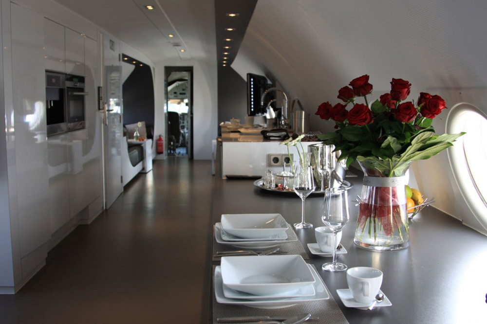 airplane_suite_10