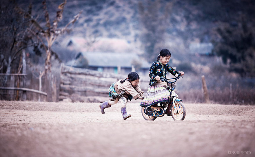 chidren-playing-around-the-world-vietnam