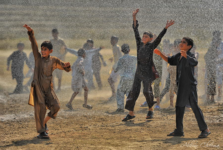 children-around-the-world-pakistan