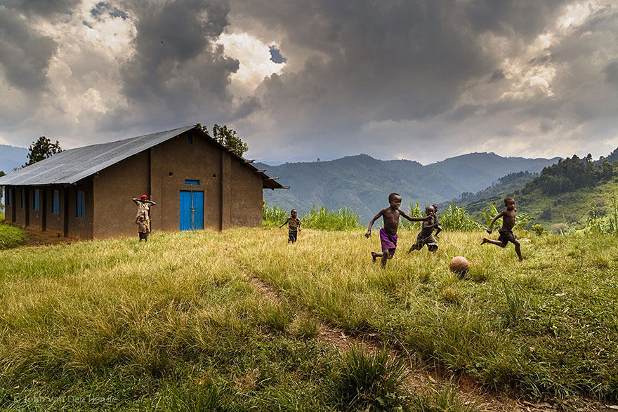 children-around-the-world-uganda