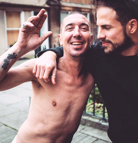 Barber gives haircuts to the homeless