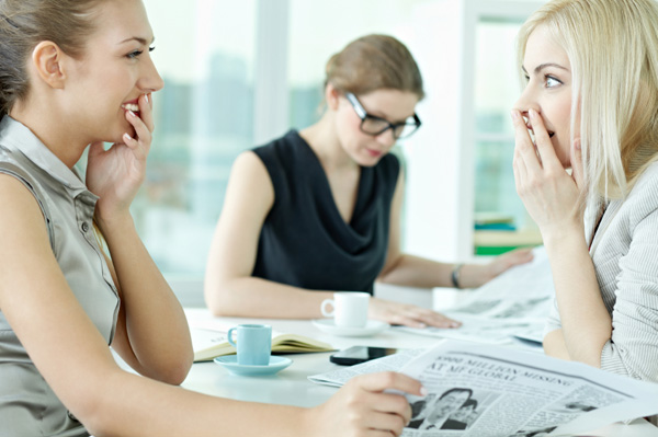 women-gossiping-in-the-workplace_woz37s