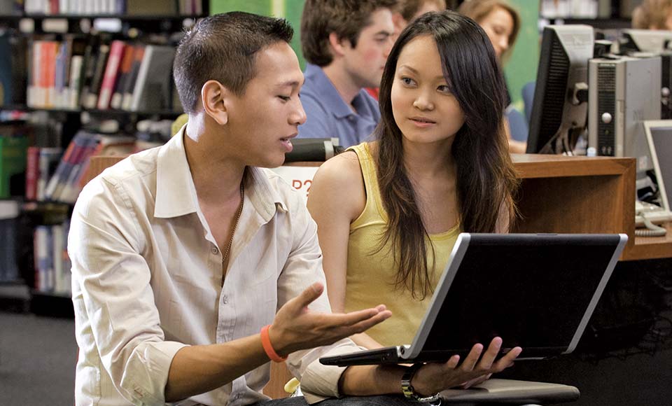 Carousel_students_laptop