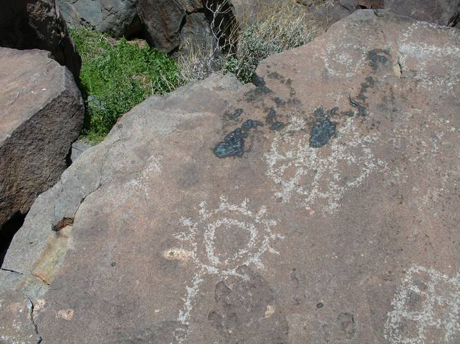 Petroglyphs-Damaged-Lake-Mead