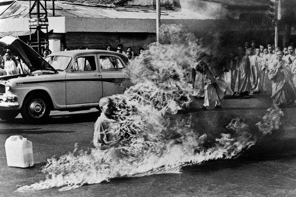monk-setting-fire-to-himself
