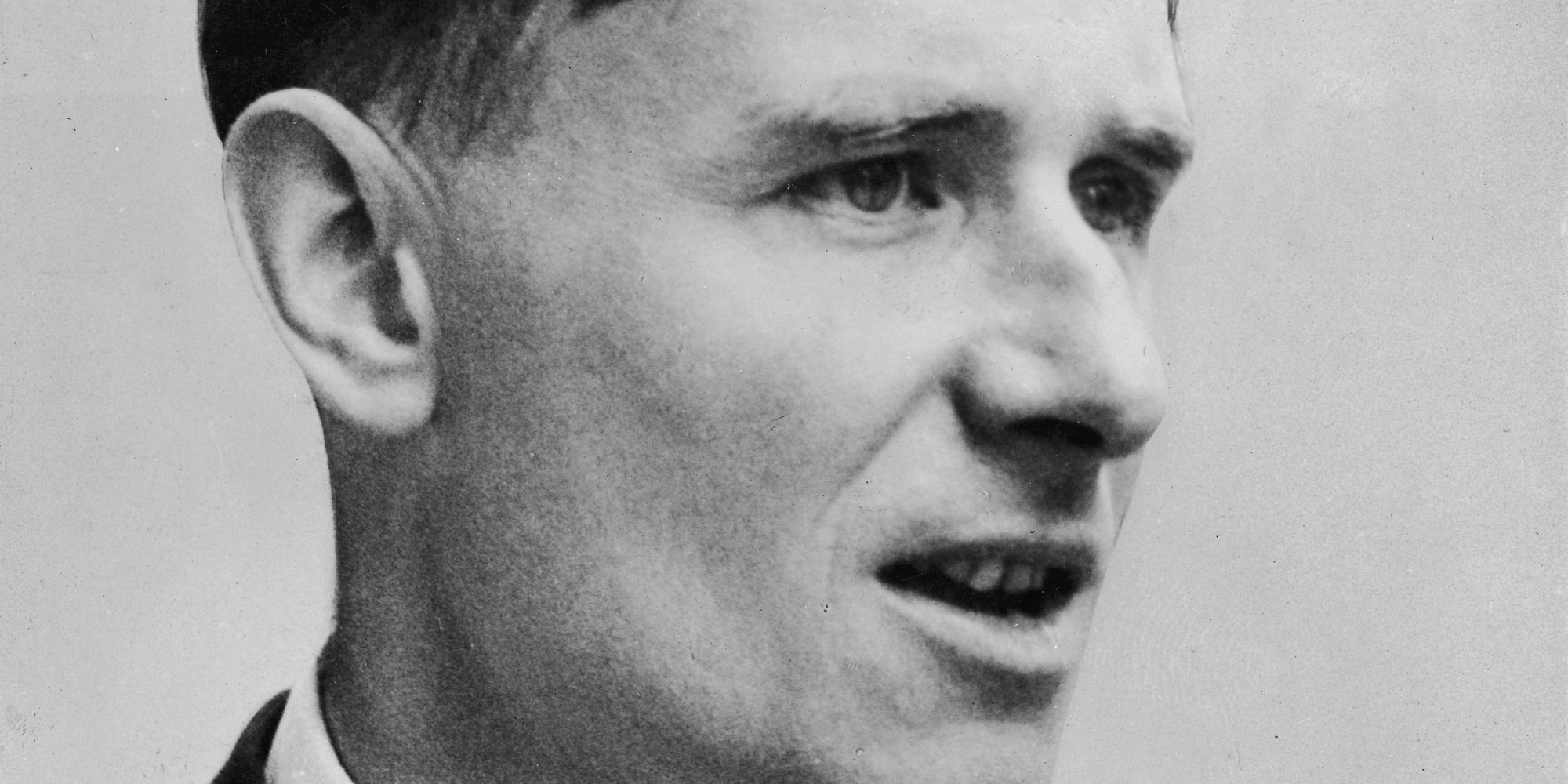A headshot portrait of British born novelist and essayist Christopher Isherwood (1904- 1986), circa 1945. (Photo by Hulton Archive/Getty Images)