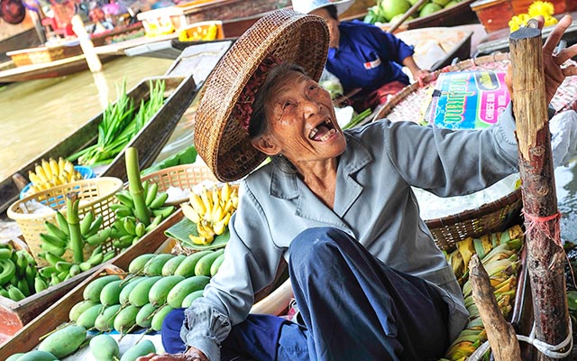 Floating-Market-Thailand
