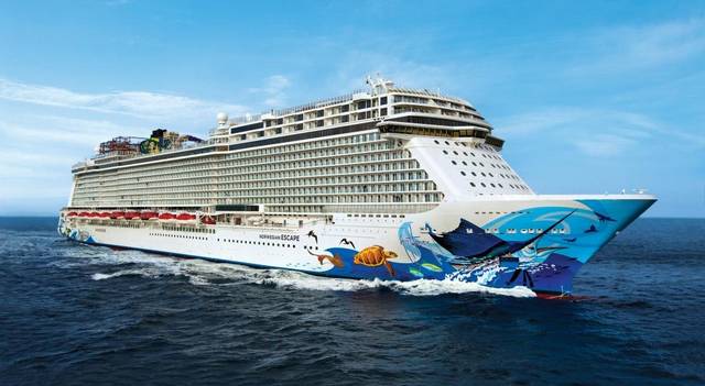 ncl_Escp_Aerial_AtSea_Rght