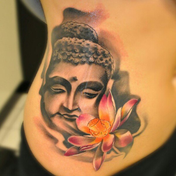 This side tattoo is another perfect choice for women. It’s style is more like an oil pastel painting on paper. The blend of the colors makes a perfect 3D effect.