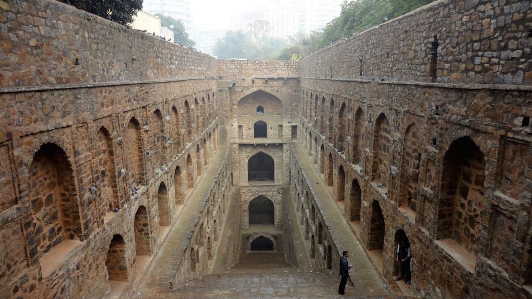 6.stepwells_agrasen-ki-baoli-1050x591