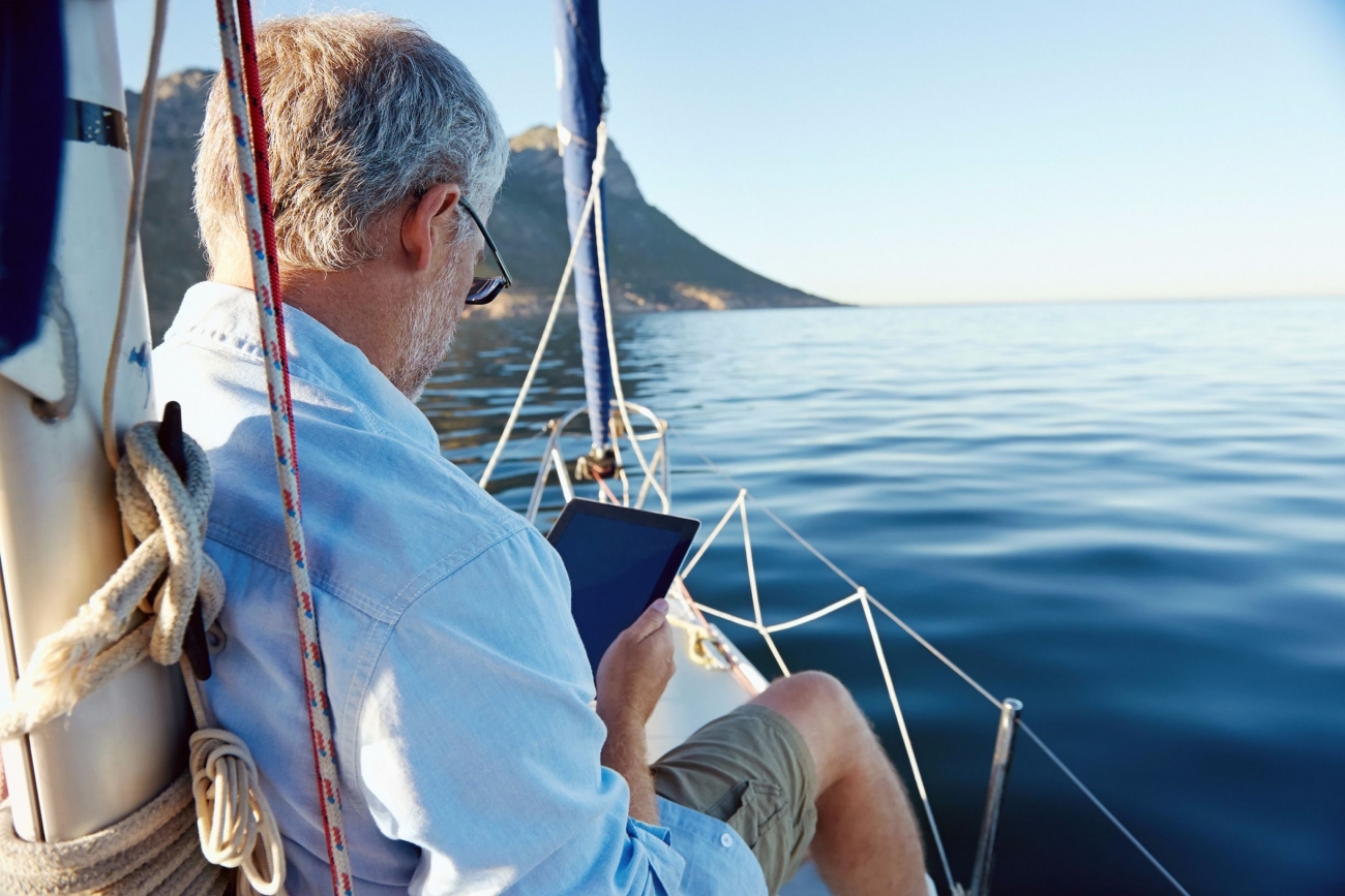 20160429164200-retirement-retired-vacation-boat-sailing-startup-business-man