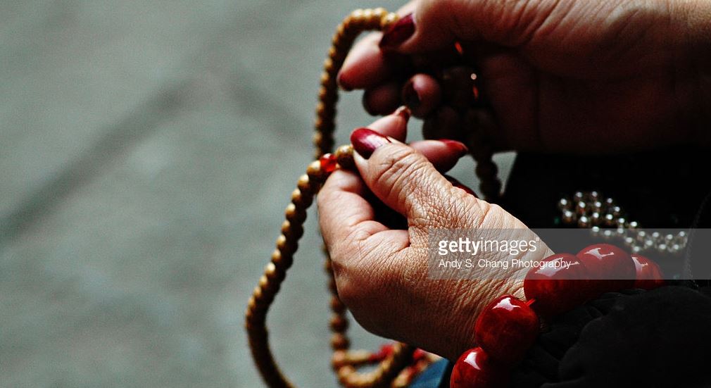 chinese-praying-beaas
